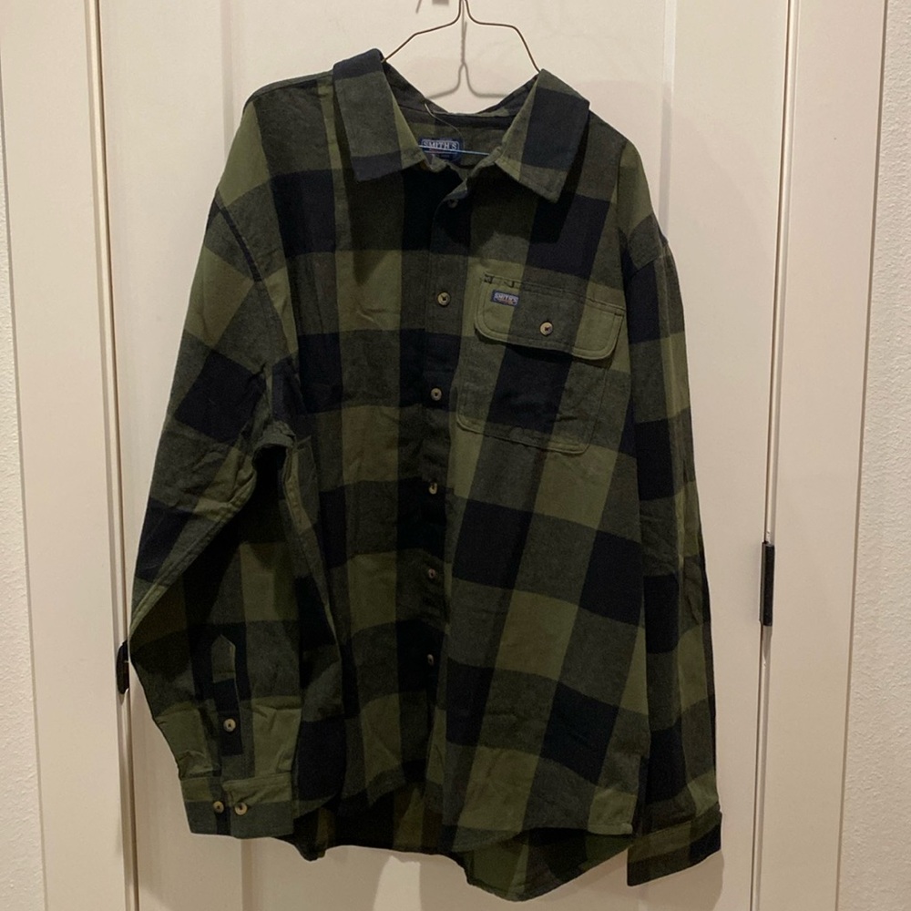 Men's Smith's Workwear Relaxed-Fit Buffalo Plaid Flannel Button-Down‎ Shirt.